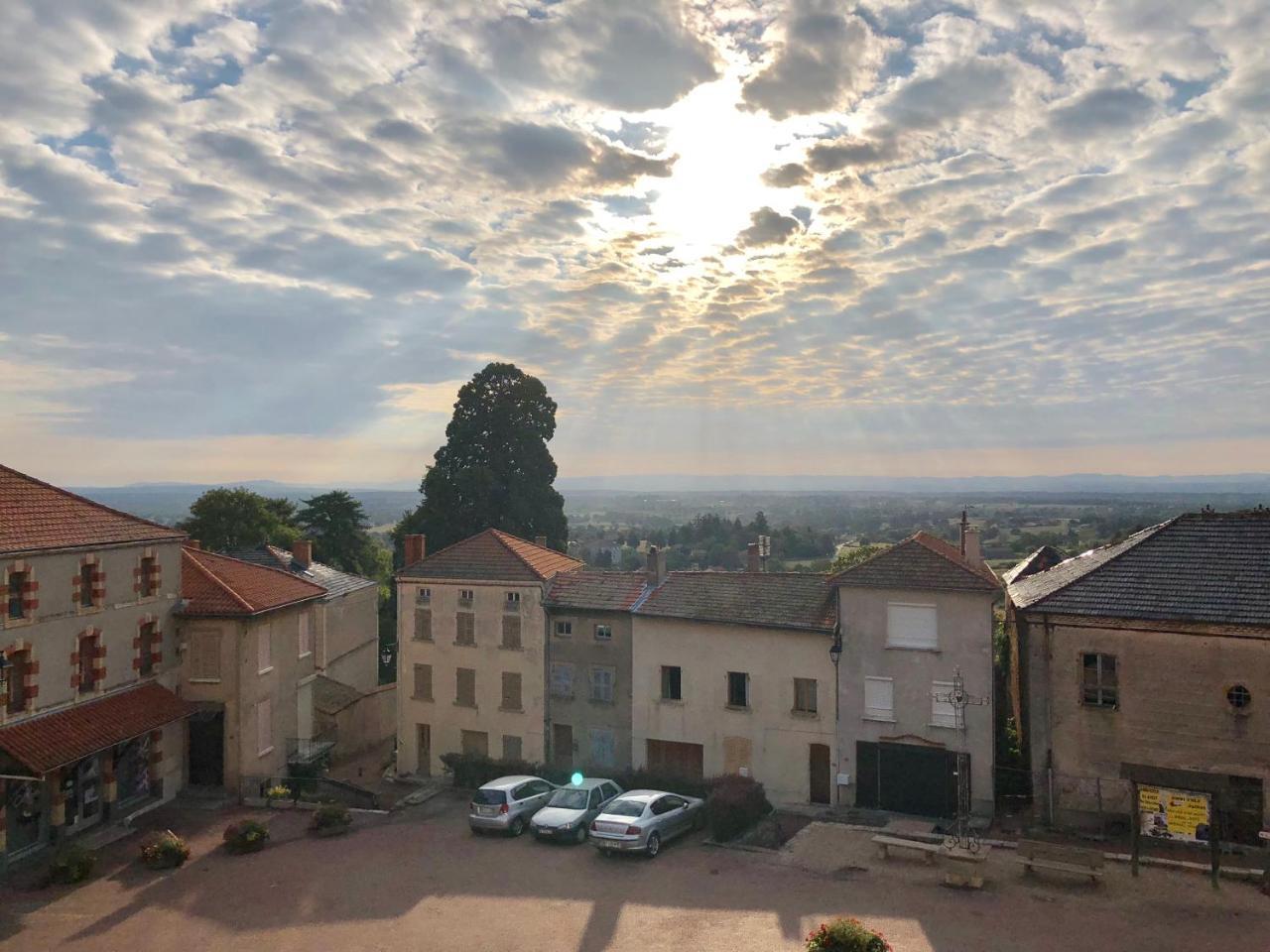 Gites Le Lancelot Ambierle Dış mekan fotoğraf